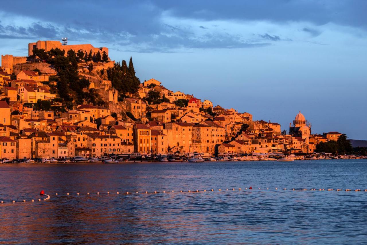 Hostel Mare Šibenik Buitenkant foto