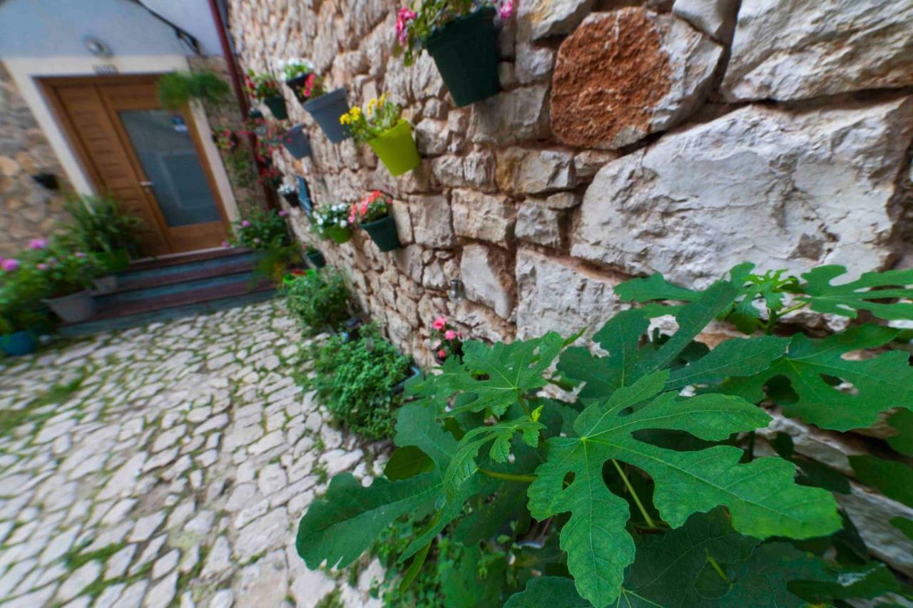 Hostel Mare Šibenik Buitenkant foto