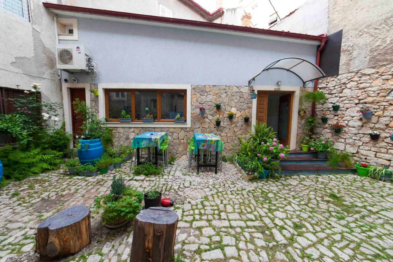 Hostel Mare Šibenik Buitenkant foto