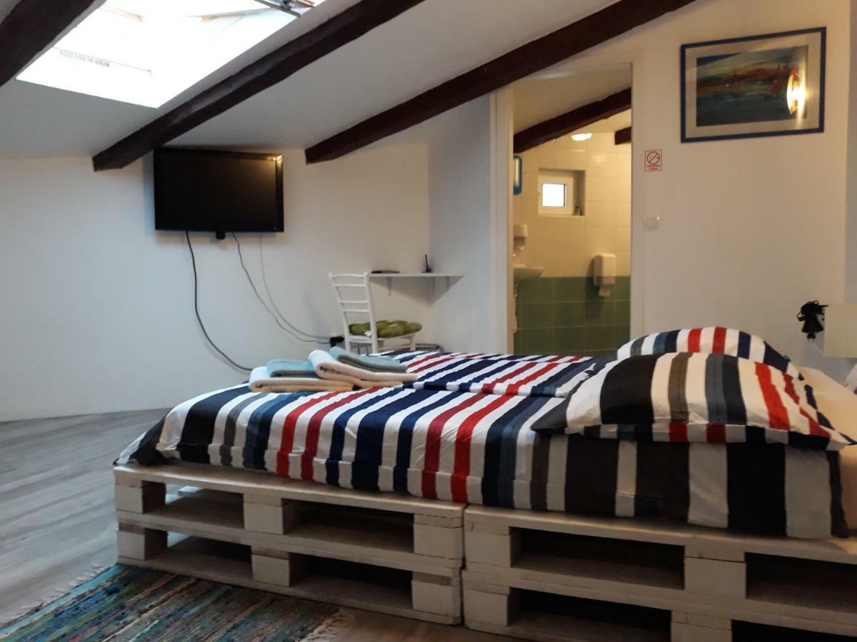 Hostel Mare Šibenik Buitenkant foto
